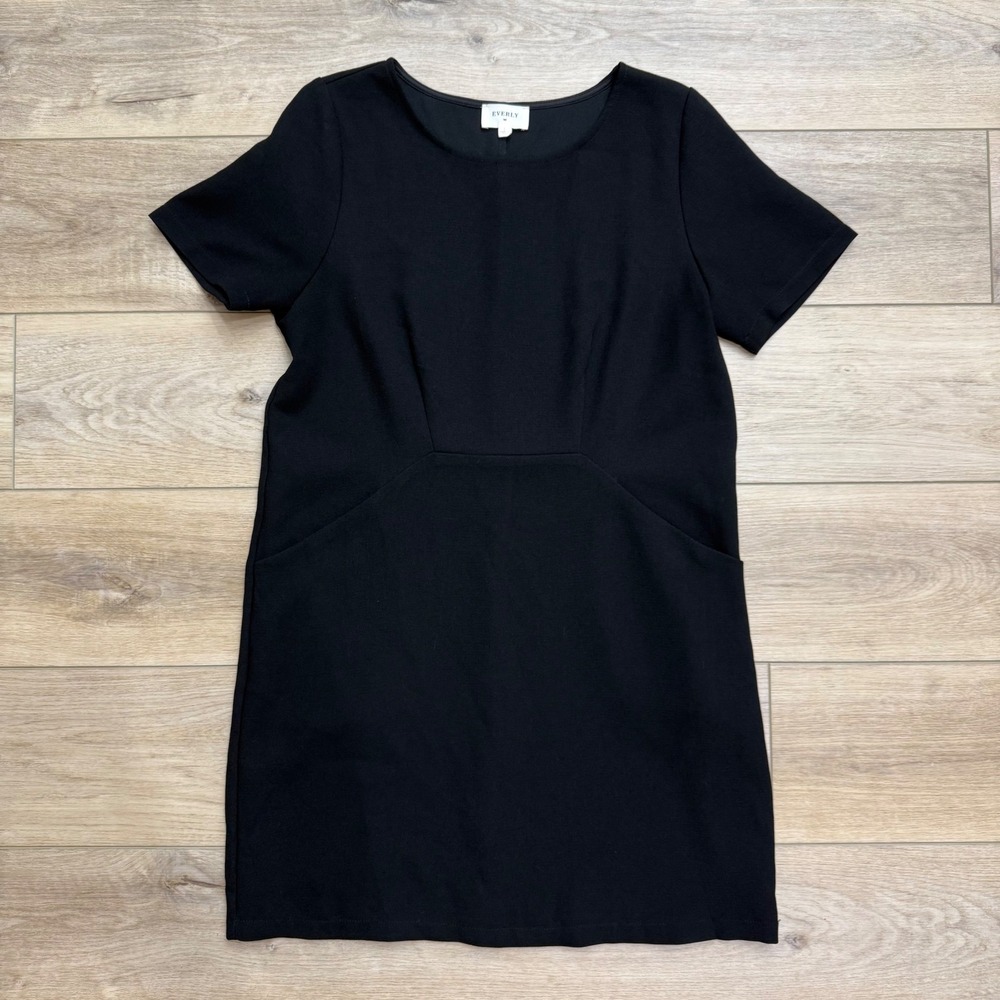 Everly Black Short Sleeve Shift Dress with Pockets Relaxed Large Minimalist